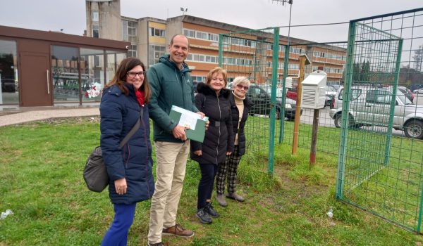 The GLOBE team at the weather station.