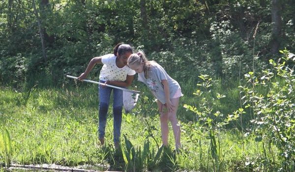 waterdiertjes-meisjes-met-net